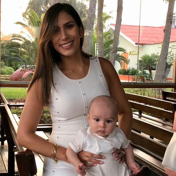 Meet your Posher, Cristina - Picture 1 of 1